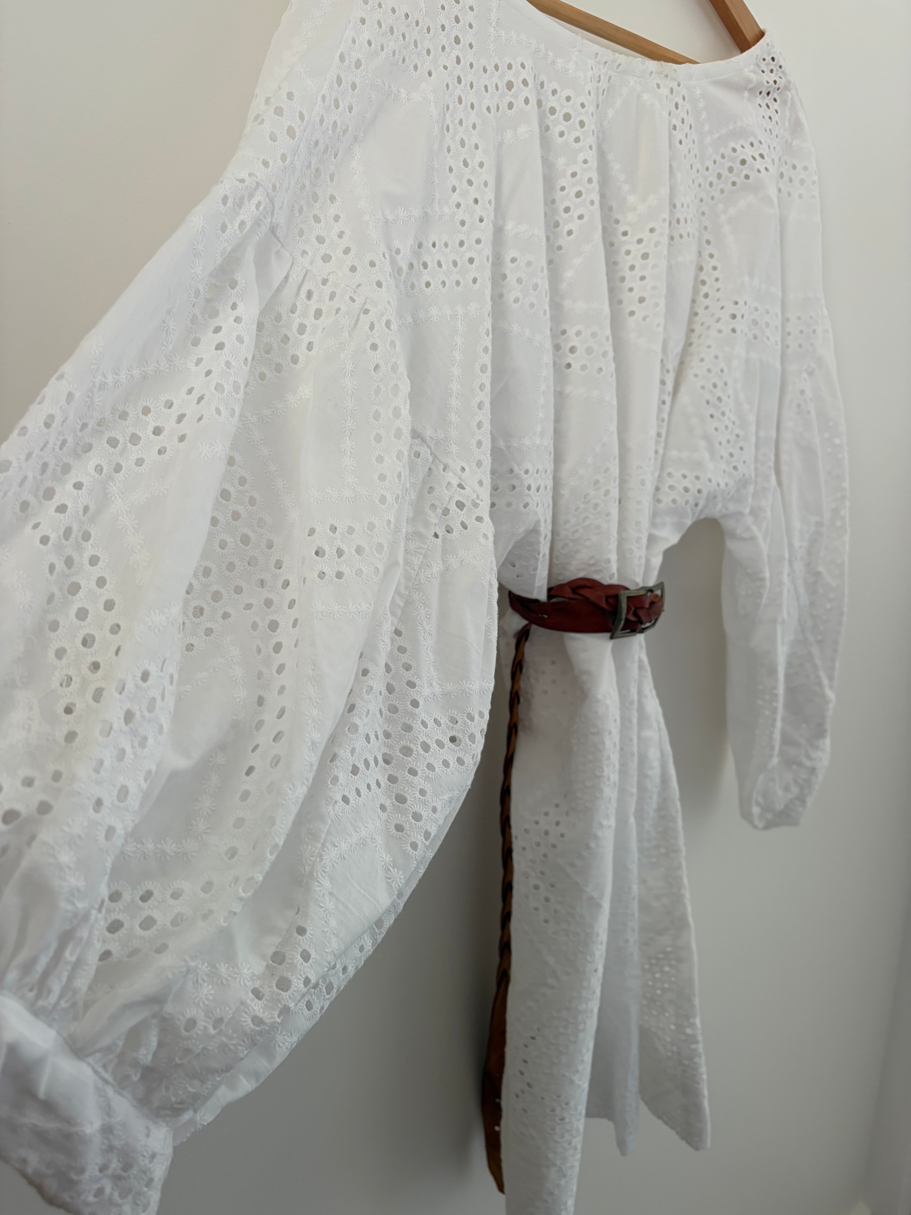 Gypsy shift dress : broderie anglaise