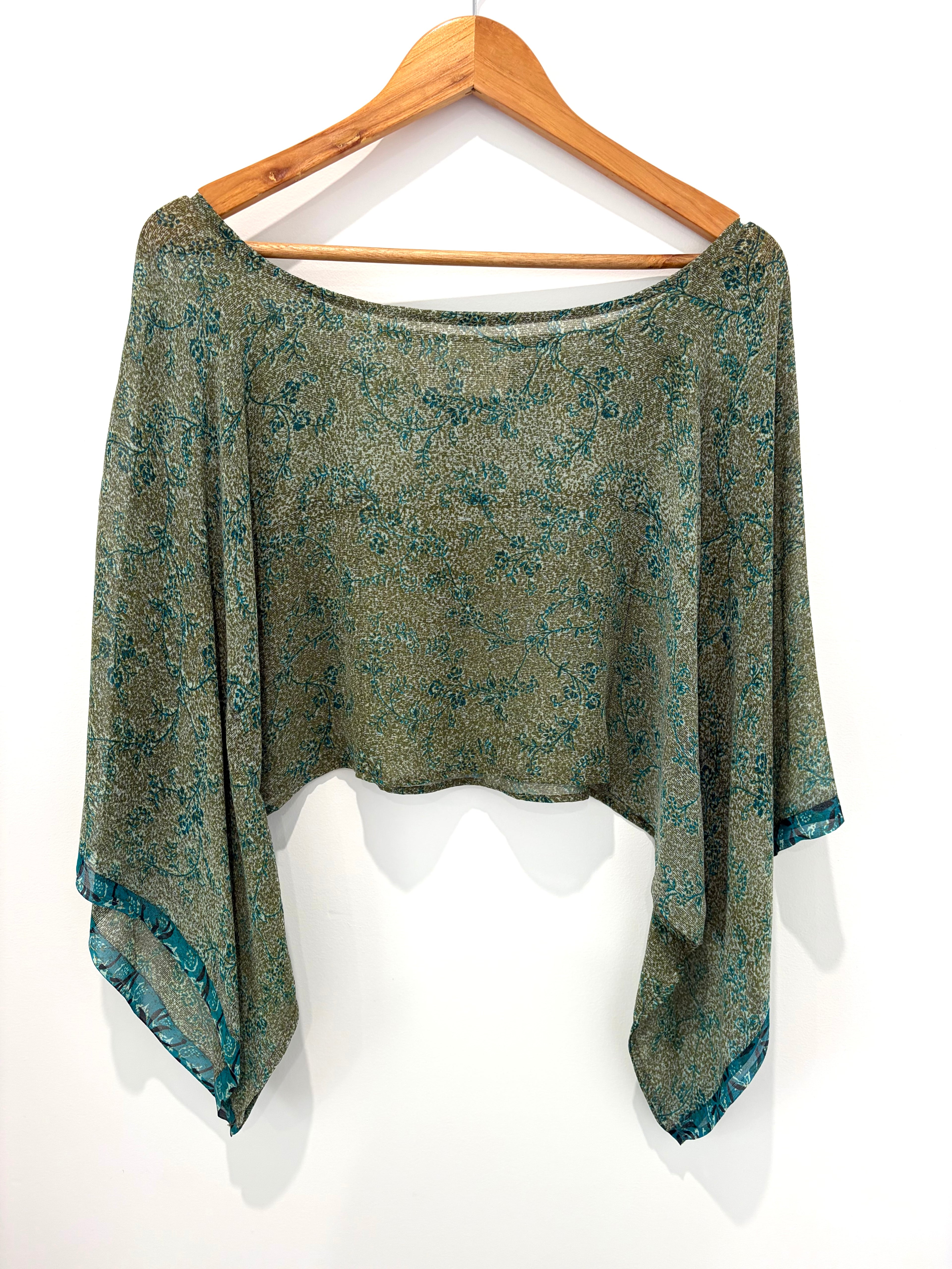 Rumi crop top : olive teal garden