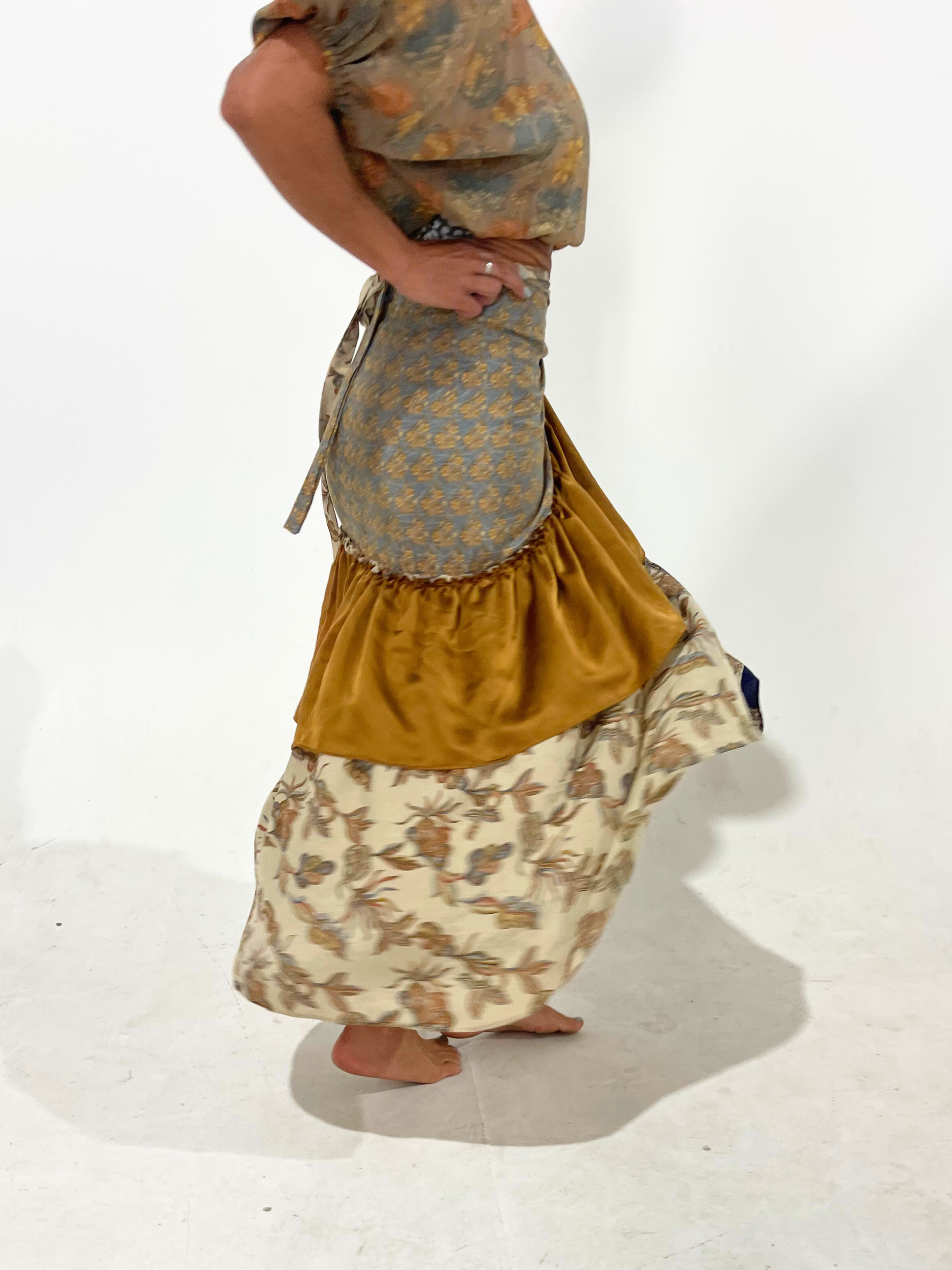Oracle Skirt : Gold Leaf