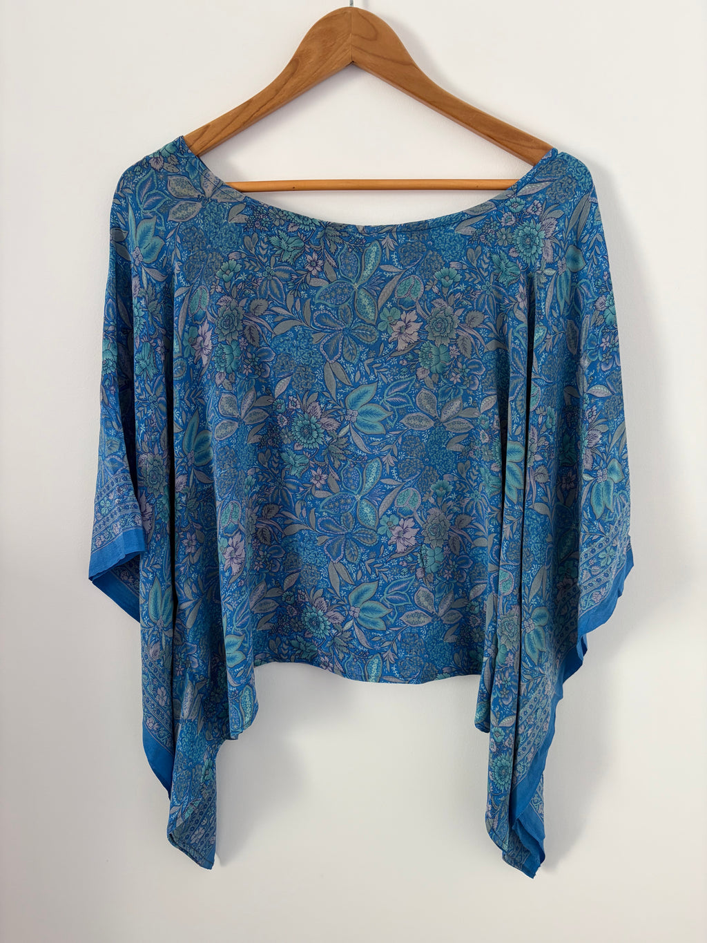Rumi top : azure floral (long)