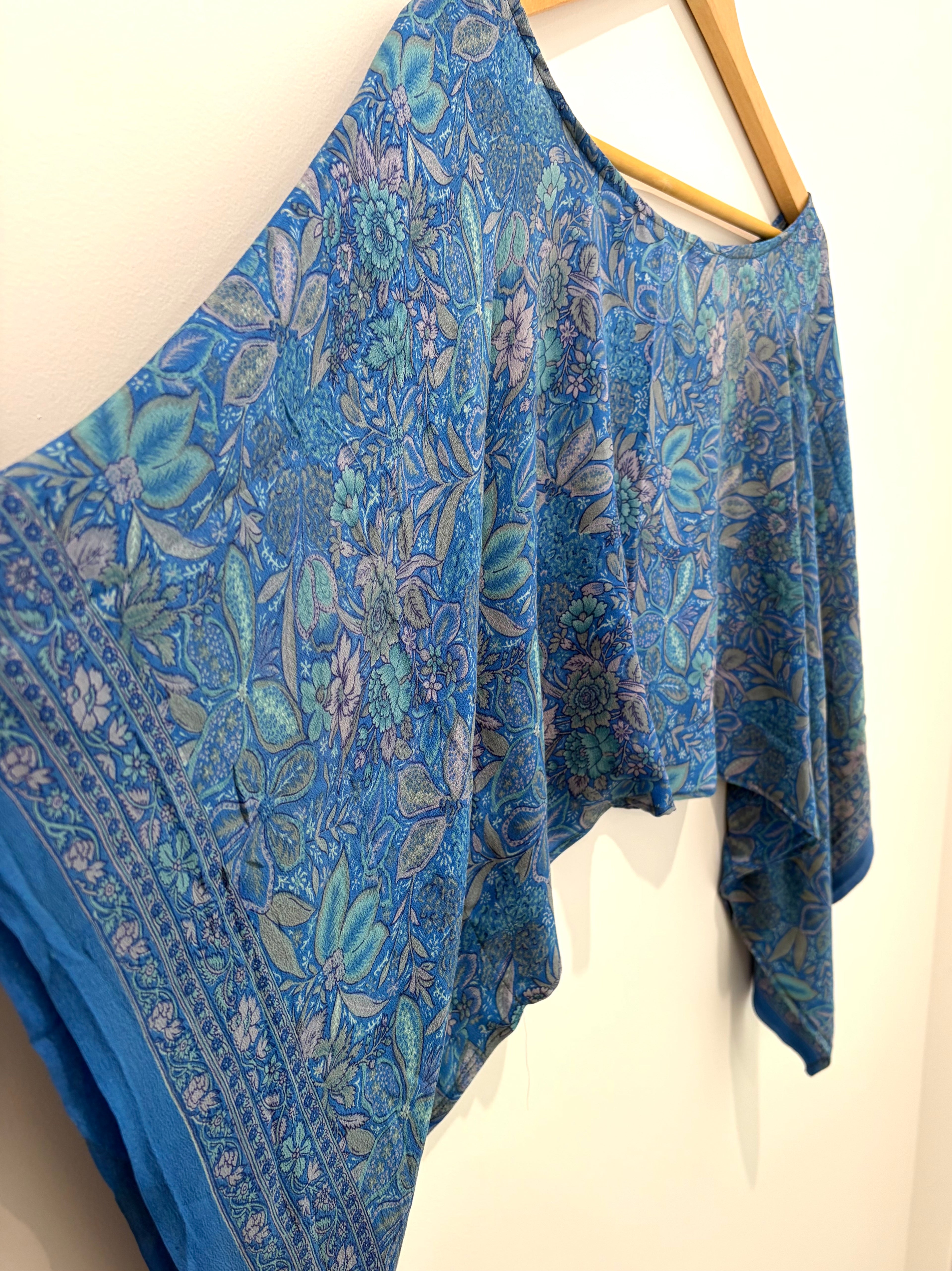 Rumi crop top : azure floral