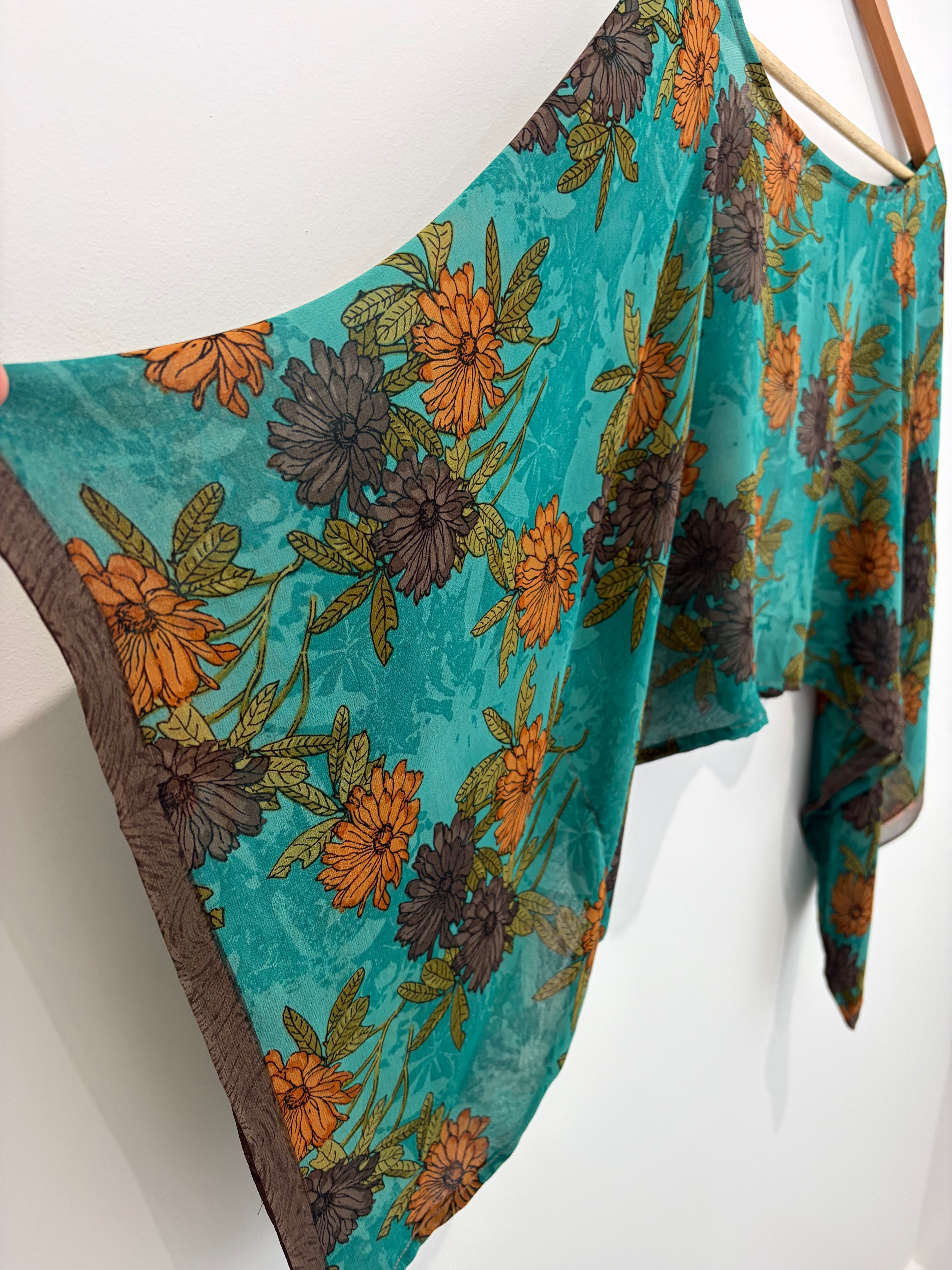 Rumi crop top : turquoise garden