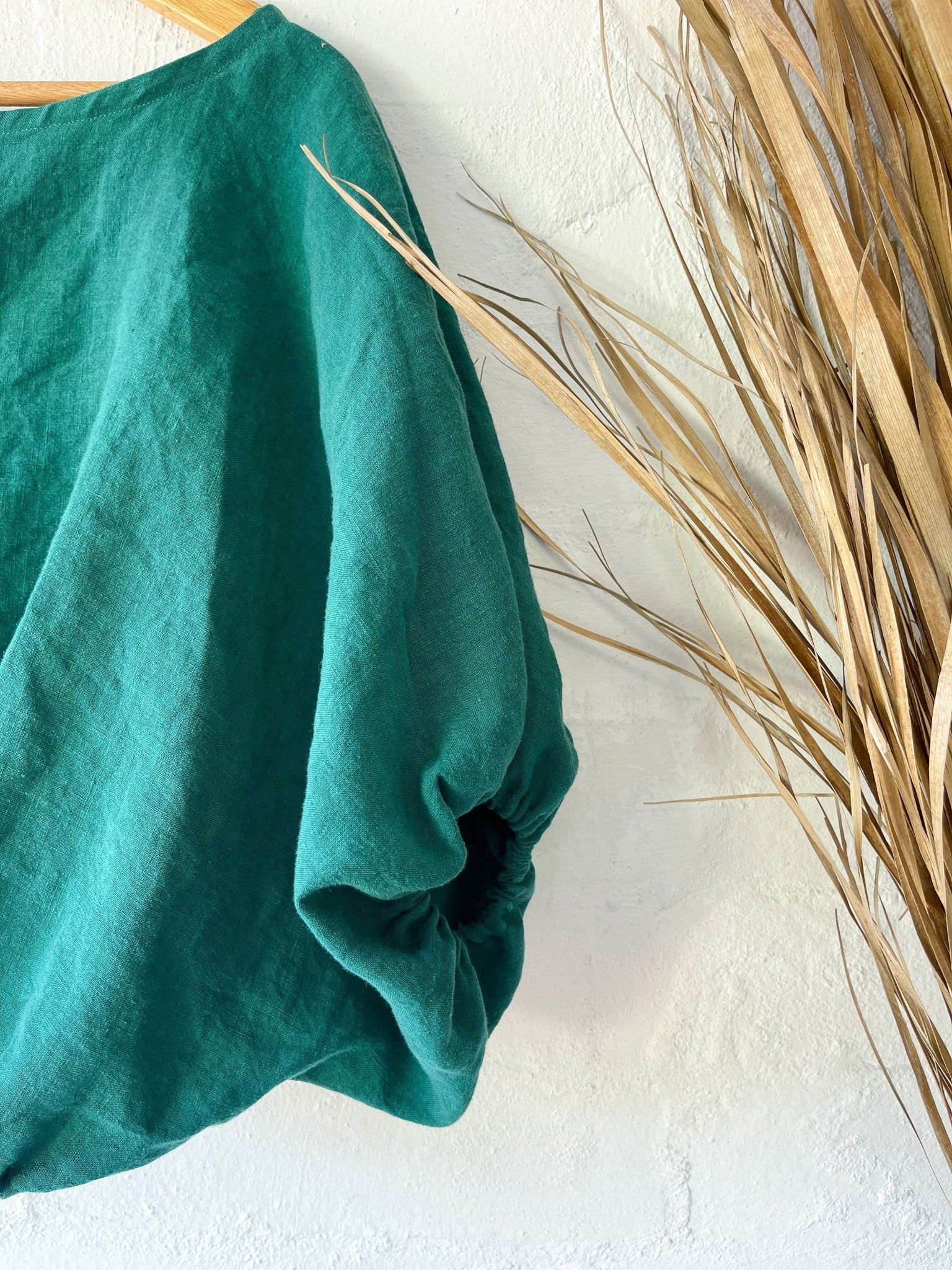 Aura Blouse : emerald linen - RAFF.A.ELLA