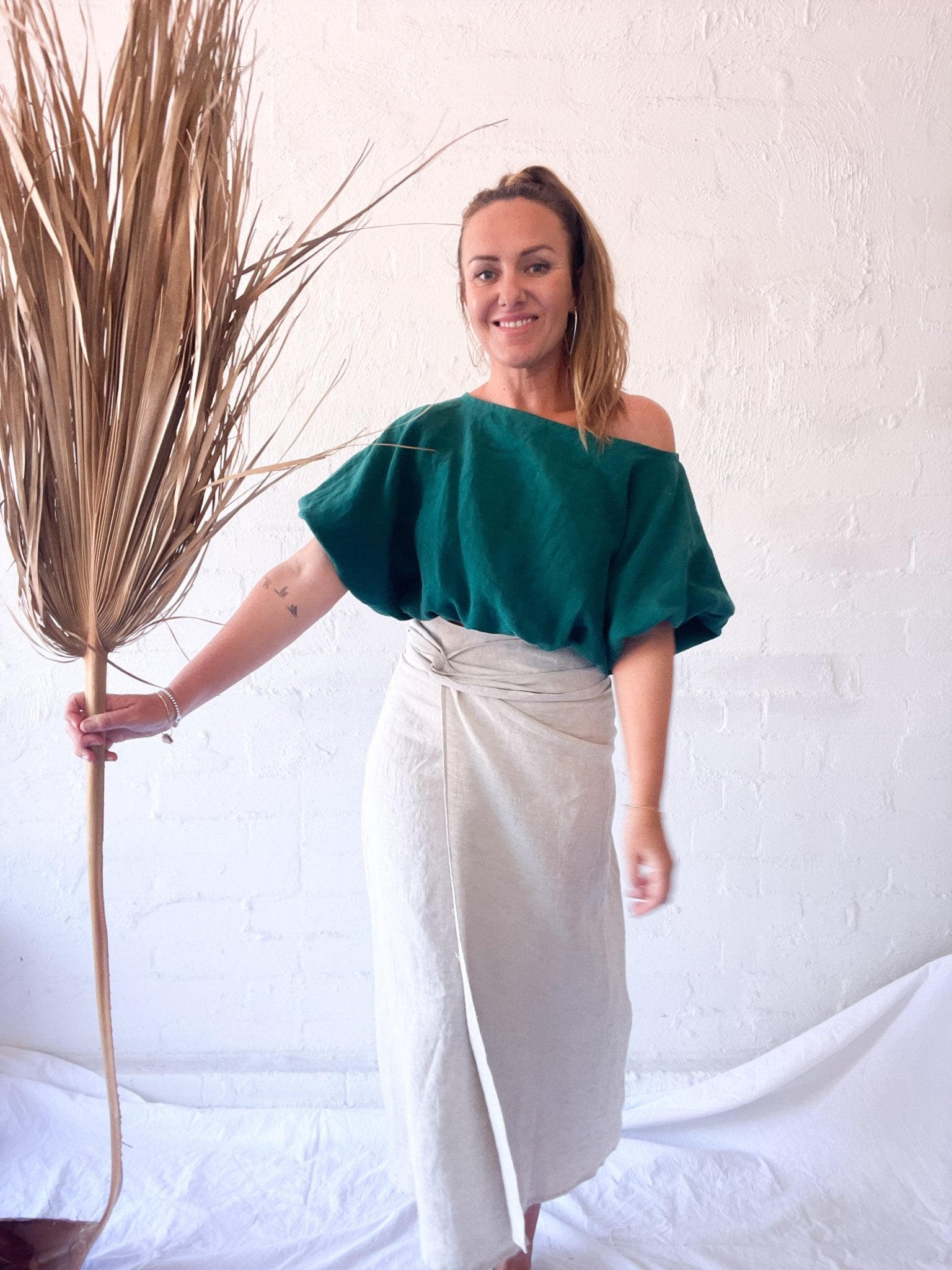 Aura Blouse : emerald linen - RAFF.A.ELLA