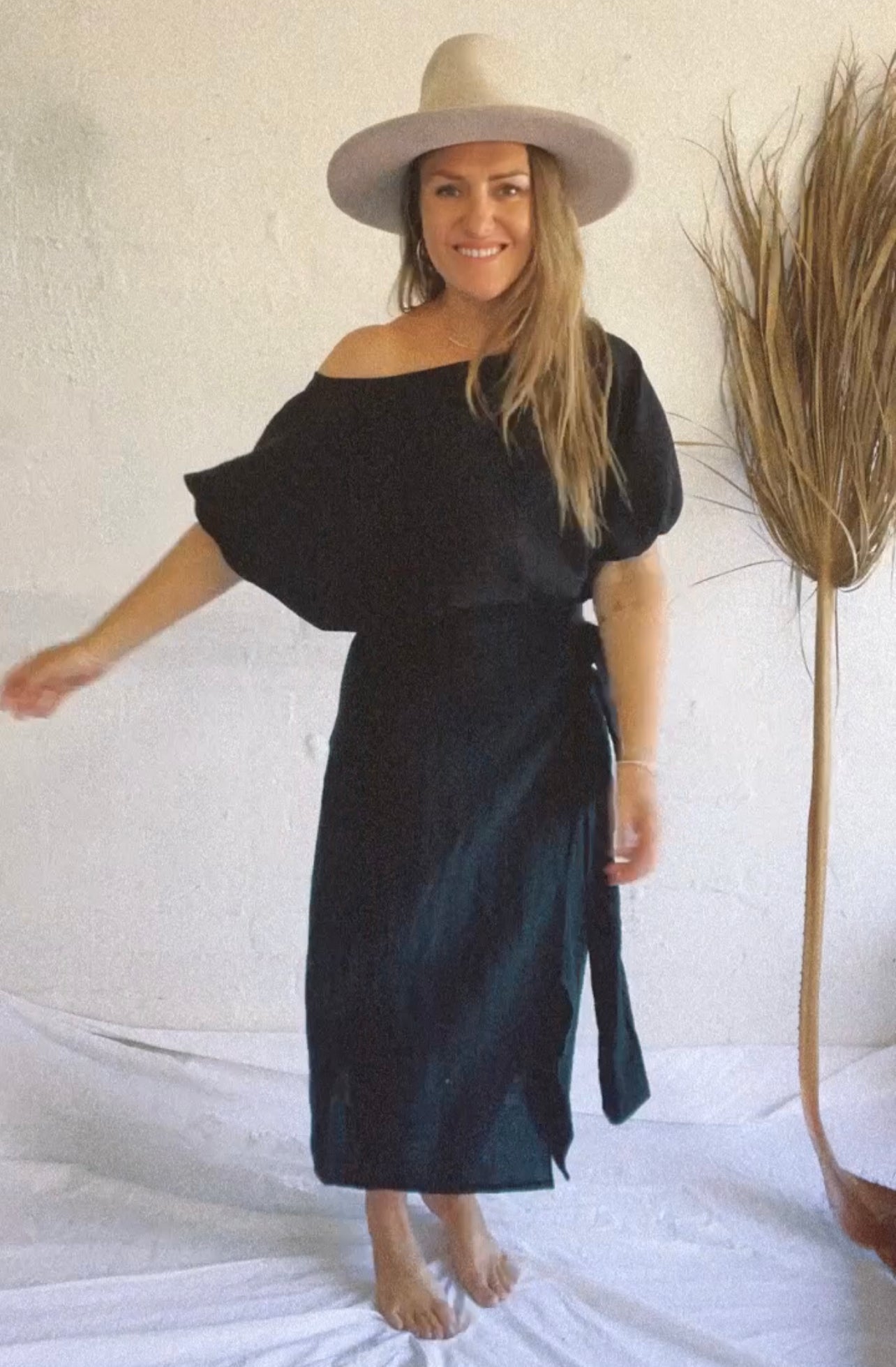 Aura Linen Wrap Skirt : Black - RAFF.A.ELLA