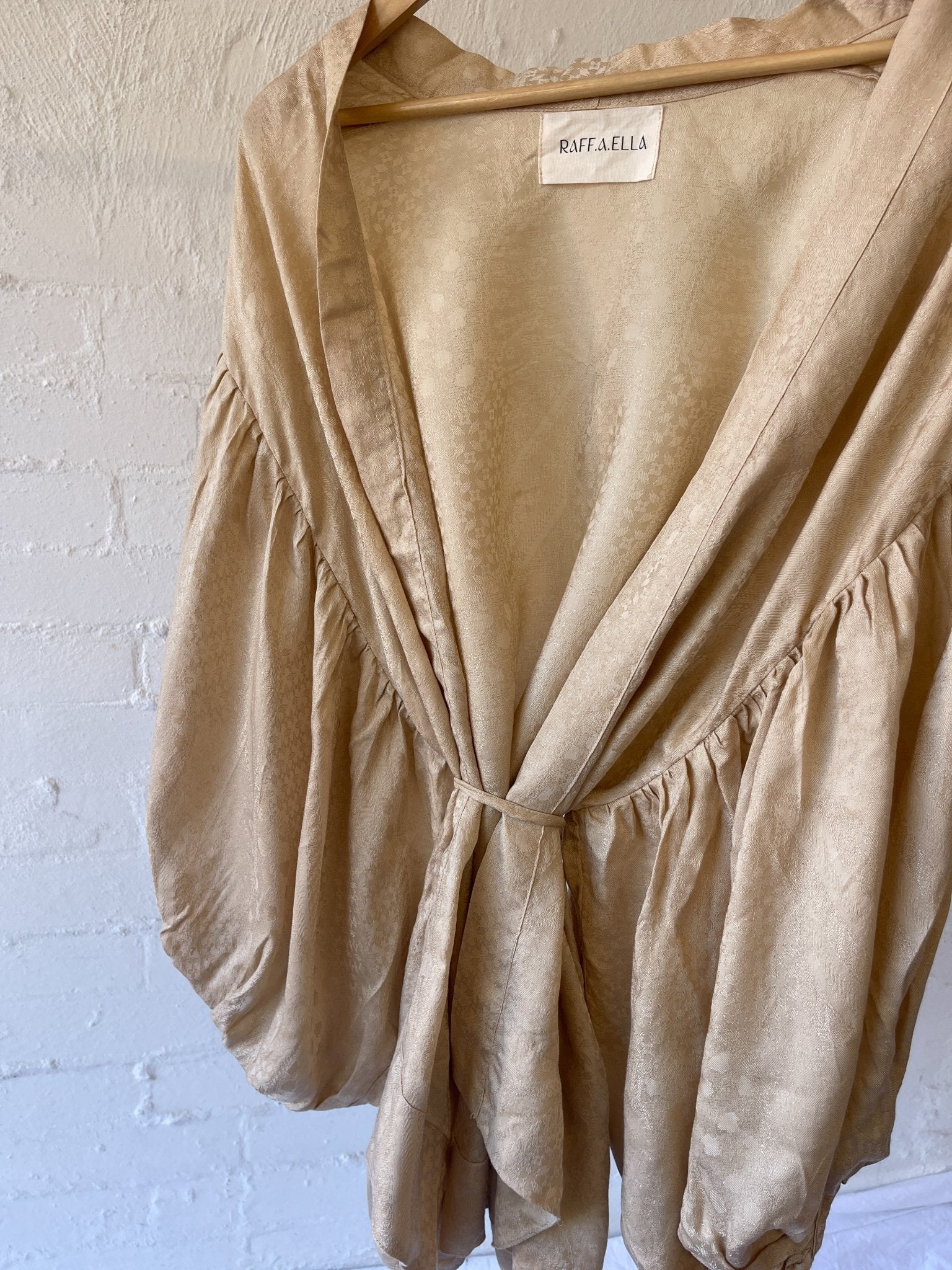 the Circe robe : ecru - RAFF.A.ELLA