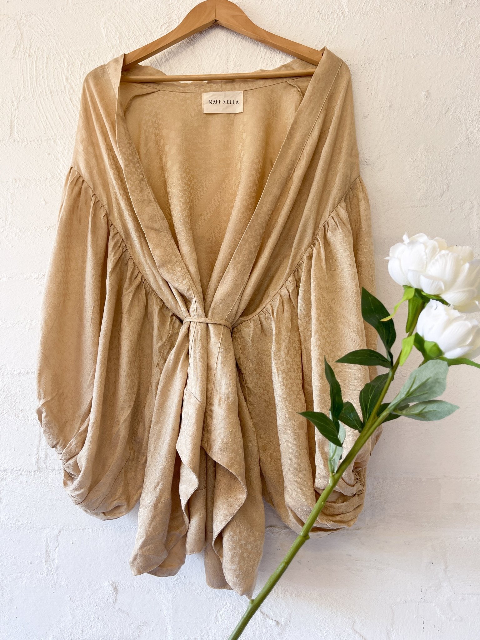 the Circe robe : ecru - RAFF.A.ELLA